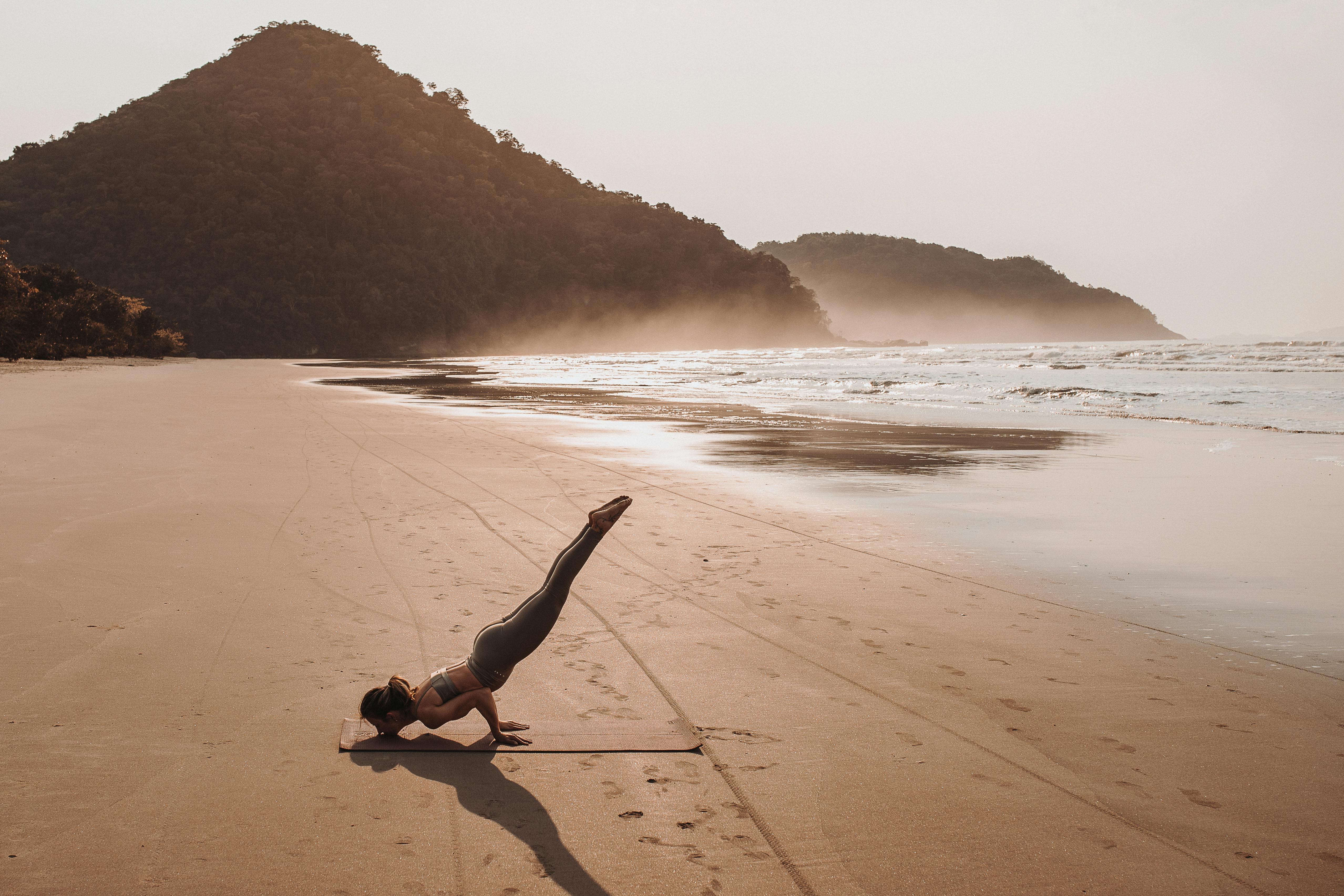 Unalome_Yoga_HotTowels_Pose